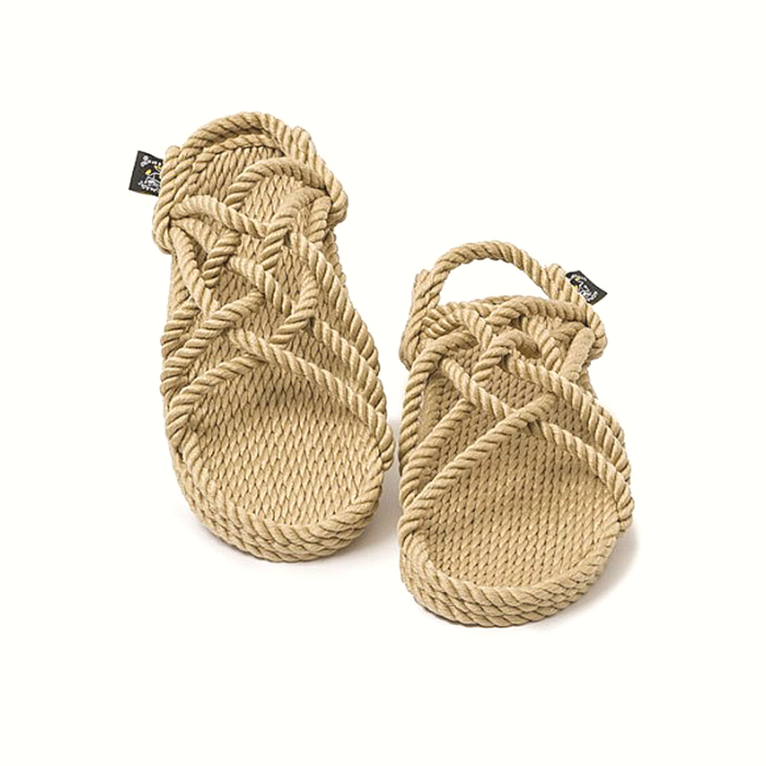 As sandálias de corda JC Camel são feitas com o reaproveitamento de cordas. Sandálias eco-sustentáveis ​​que ajudam a reduzir o impacto ambiental.