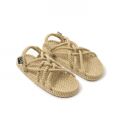 As sandálias de corda JC Camel são feitas com o reaproveitamento de cordas. Sandálias eco-sustentáveis ​​que ajudam a reduzir o impacto ambiental.