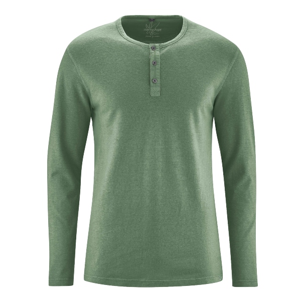 A camisola Henley de manga comprida é feita em cânhamo e algodão orgânico. Com botões de metal, sem níquel, no peito. 