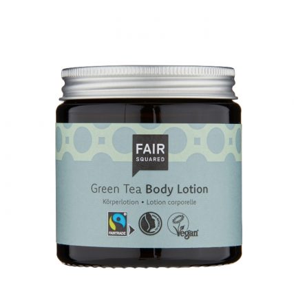 Loção corporal de chá verde com uma textura que é facilmente absorvida pela pele normal, conferindo-lhe hidratação e suavidade à pele.