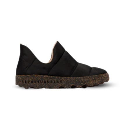 Os Round Toe Shoes Crus em preto são uma das novidades da marca AS PORTUGUESAS para a coleção de Outono/Inverno. Produzidas em Portugal.
