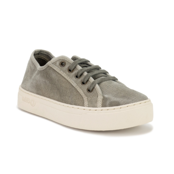 Estes sneakers Old Gavi, cor gris, foram fabricados em Espanha e com materiais ecológicos que respeitam o meio ambiente. Calçado Vegan.