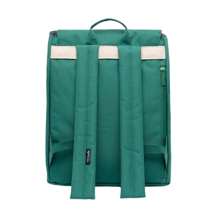 A mochila Scout possui fácil acesso ao amplo compartimento principal e uma bolsa de laptop acolchoada de 13,6” no interior.