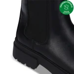 As botas vegan VIVIAN BLACK são feitas em microfibra um material sustentável, resistente à água, durável e sem crueldade animal. Feito à mão em Portugal.