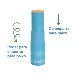Bálsamo labial enriquecido com óleo de coco, óleo de amêndoa e manteiga de karité para uma hidratação profunda e uma suavidade duradoura.