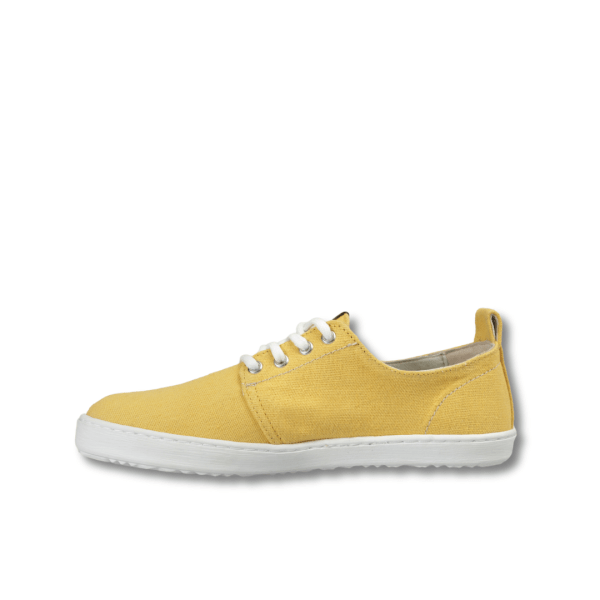 Sapatos vegan feitos à mão em Portugal. Os Citizen Yema da Motion Shoes combinam conforto, estilo e materiais sustentáveis como algodão orgânico e cânhamo.