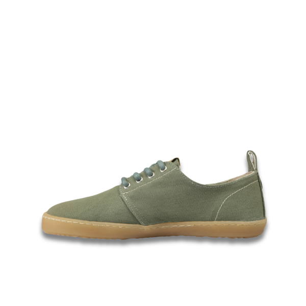 Sapatos vegan feitos à mão em Portugal. Os Citizen Kaki da Motion Shoes combinam conforto, estilo e materiais sustentáveis como algodão orgânico e cânhamo.