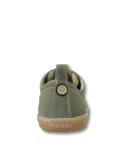 Sapatos vegan feitos à mão em Portugal. Os Citizen Kaki da Motion Shoes combinam conforto, estilo e materiais sustentáveis como algodão orgânico e cânhamo.