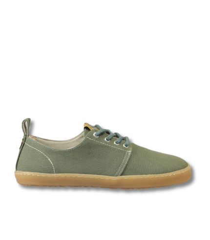 Sapatos vegan feitos à mão em Portugal. Os Citizen Kaki da Motion Shoes combinam conforto, estilo e materiais sustentáveis como algodão orgânico e cânhamo.
