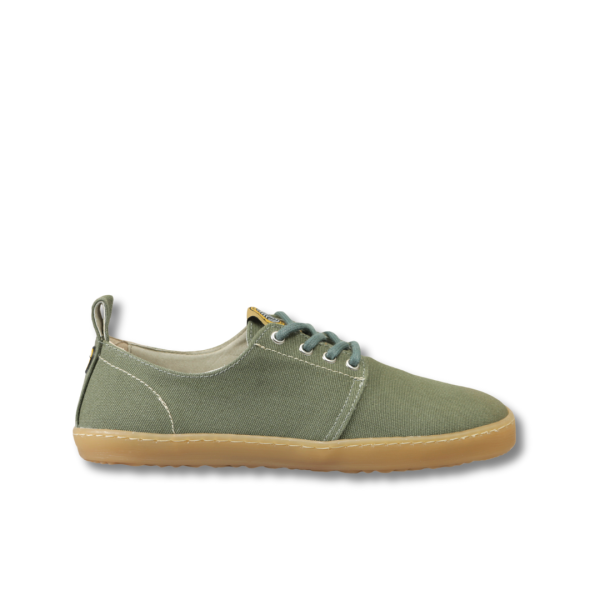 Sapatos vegan feitos à mão em Portugal. Os Citizen Kaki da Motion Shoes combinam conforto, estilo e materiais sustentáveis como algodão orgânico e cânhamo.