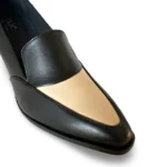 Os Julia são mocassins vegan com salto bloco, combinando elegância retrô com conforto para o dia a dia. Produzidos artesanalmente em Portugal com materiais veganos, são feitos para quem procura um look sofisticado sem comprometer os valores ambientais.