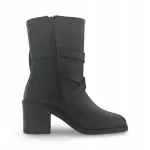 Tulai é uma bota vegan de cano médio para mulher, com salto largo, fecho lateral e tira decorativa com fivela. Produzida em Portugal com OnMicro Pure e forro OnSteam