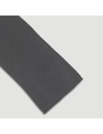 Cachecol artesanal Veraluna Organic Nature na cor cinza, feito à mão em algodão orgânico.