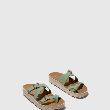 Sandálias veganas da As Portuguesas em cor mint com fivelas ajustáveis e acabamento tipo nobuck