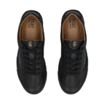 Ténis vegan Kario preto em materiais reciclados