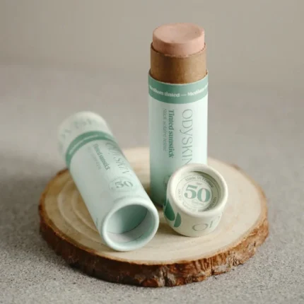 Protetor Solar com Cor SPF50 Odyskin natural vegan para rosto e pele sensível