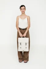 Mochila Lefrik Handy Arles em tecido RPET reciclado com acabamento texturado e compartimento para portátil.