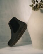 Botas Chelsea veganas Civet As Portuguesas, na cor preto, com elásticos laterais